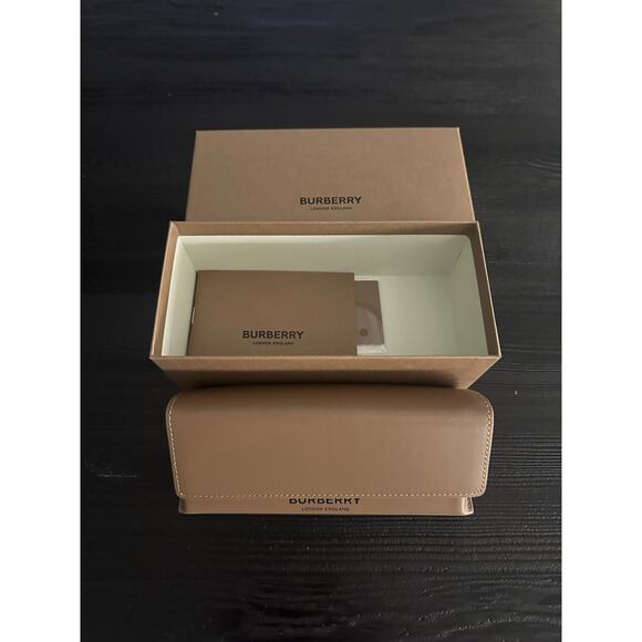 Burberry Sunglasses BE4293 3773/81 Black on Nova Check Polarized Gray w/case - Picture 3 of 6